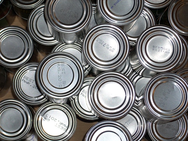 Upcycling ist in - saubere Konservendosen sind für einen solchen Adventskalender passend I Foto: mplatypus/Pixabay